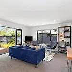 Merivale Village Apartment