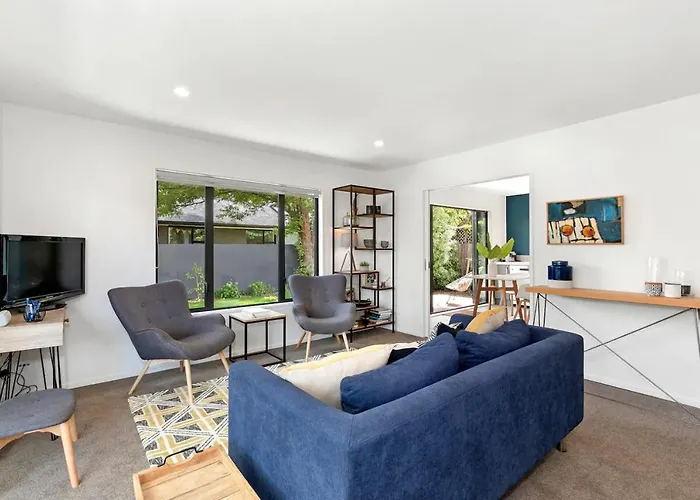 Merivale Village Apartment